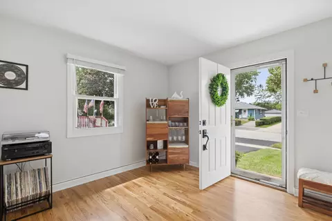 Entry Way - 3600 Pheasant Dr, Rolling Meadows, IL 60008 photo 1 of 1