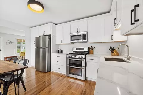 Kitchen - 3600 Pheasant Dr, Rolling Meadows, IL 60008 photo 1 of 2