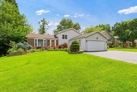 850 Silverwood Ct, Lake Zurich, IL 60047