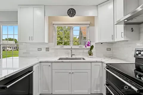 Kitchen - 20952 W Olive St, Plainfield, IL 60544 photo 2 of 5