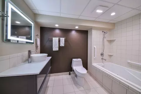 Bath - 2612 Drexel Dr, Naperville, IL 60564 photo 3 of 3