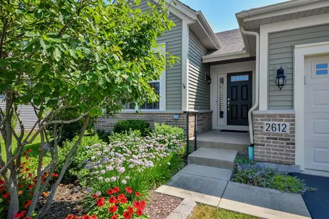 Exterior - 2612 Drexel Dr, Naperville, IL 60564 photo 7 of 10