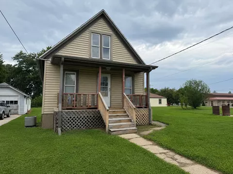 Exterior - 714 E 8th St, Kewanee, IL 61443 photo 2 of 3