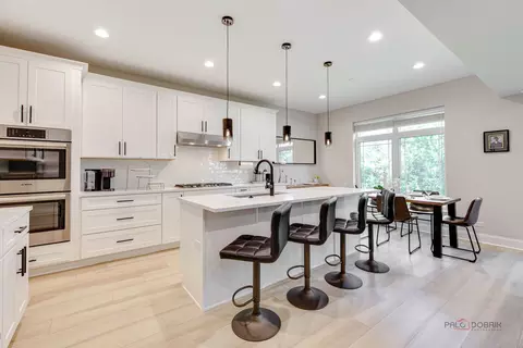 Kitchen - 82 Prairie Ct, Wheeling, IL 60090 photo 2 of 4