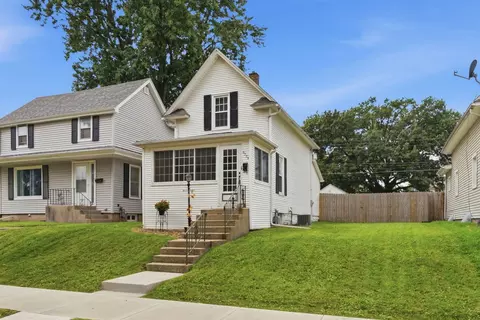 Exterior - 2335 33rd St, Moline, IL 61265 photo 2 of 5