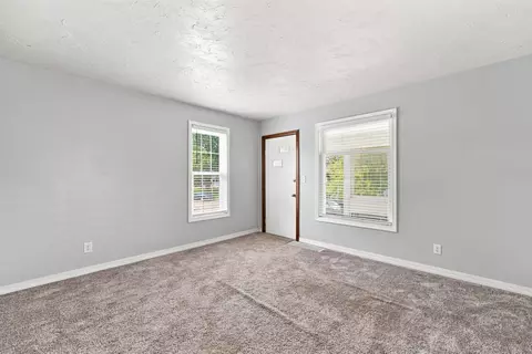 Living - 2335 33rd St, Moline, IL 61265 photo 2 of 3