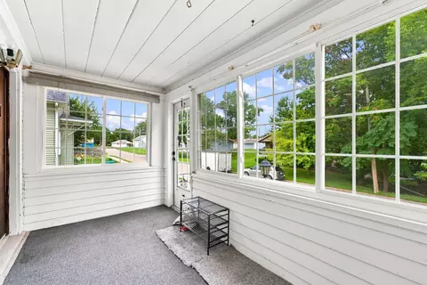 Exterior - 2335 33rd St, Moline, IL 61265 photo 3 of 5