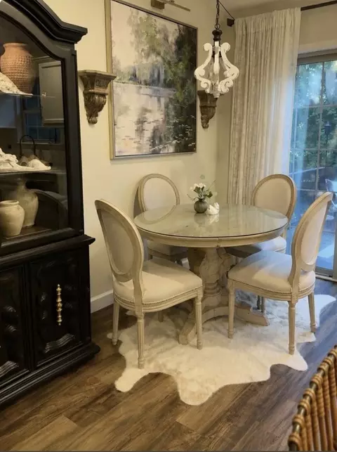 Dining - 110 Swanson St, Ottawa, IL 61350 photo 2 of 3