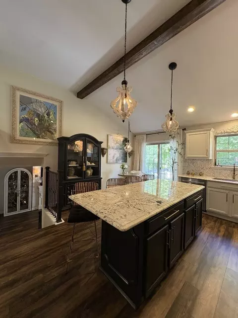 Kitchen - 110 Swanson St, Ottawa, IL 61350 photo 4 of 10