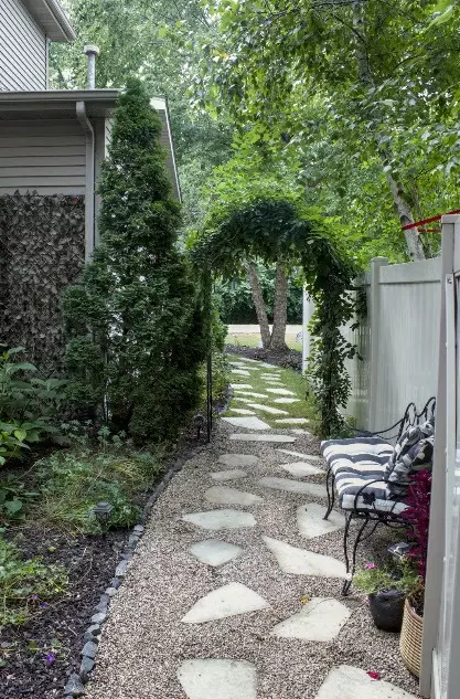 Exterior - 110 Swanson St, Ottawa, IL 61350 photo 3 of 17