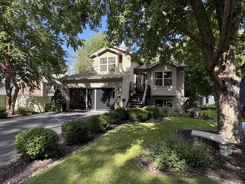 Exterior - 110 Swanson St, Ottawa, IL 61350 photo 2 of 17