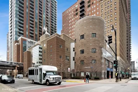 40 E 9th St #1510, Chicago, IL 60605