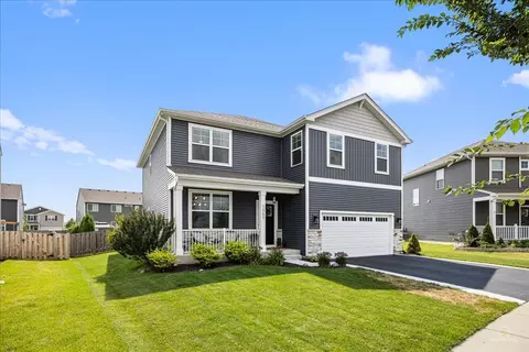 1561 Middleton Rd, Pingree Grove, IL 60140