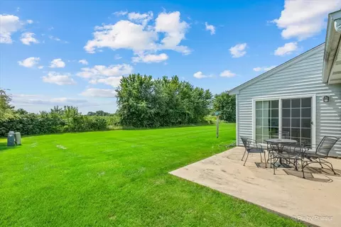 Exterior - 1108 Monroe Ave, Mchenry, IL 60050 photo 4 of 4