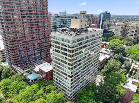 2970 N Lake Shore Dr #17A, Chicago, IL 60657