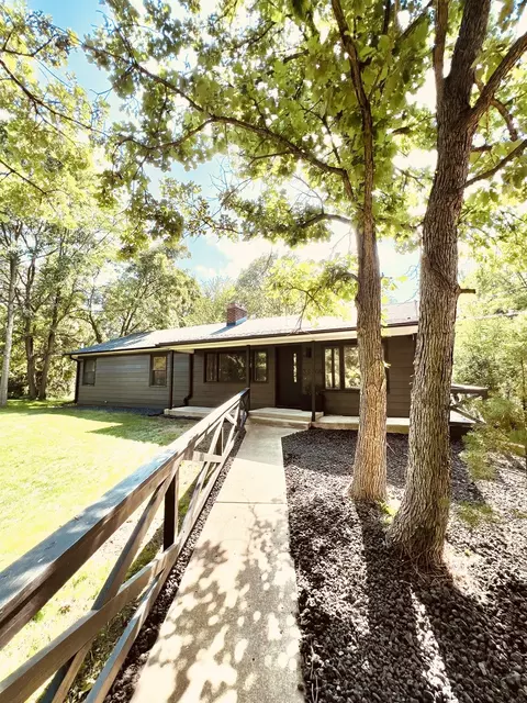 3 S306 Winfield Rd, Warrenville, IL 60555