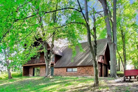 Exterior - 28480 N Oak Knoll Rd, Mchenry, IL 60051 photo 5 of 14