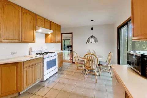 Kitchen - 28480 N Oak Knoll Rd, Mchenry, IL 60051 photo 1 of 2
