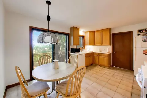 Kitchen - 28480 N Oak Knoll Rd, Mchenry, IL 60051 photo 2 of 2