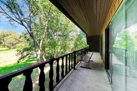 Exterior - 28480 N Oak Knoll Rd, Mchenry, IL 60051 photo 9 of 14