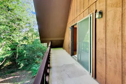 Exterior - 28480 N Oak Knoll Rd, Mchenry, IL 60051 photo 11 of 14