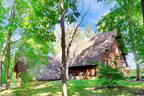 Exterior - 28480 N Oak Knoll Rd, Mchenry, IL 60051 photo 2 of 14