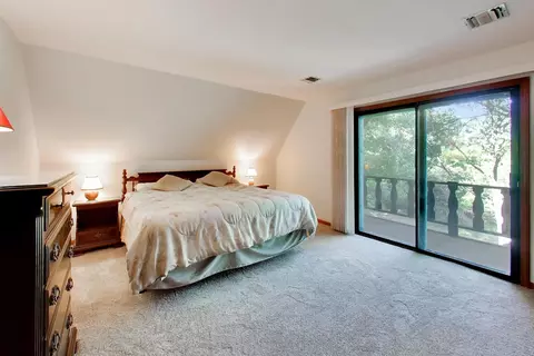 Bedroom - 28480 N Oak Knoll Rd, Mchenry, IL 60051 photo 1 of 6