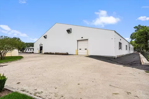Exterior - 2 S976 Deerpath Rd, Batavia, IL 60510 photo 3 of 10