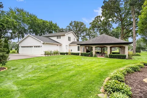 Exterior - 2 S976 Deerpath Rd, Batavia, IL 60510 photo 9 of 10