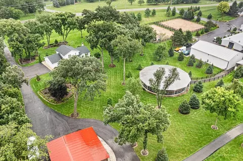 View/Area - 2 S976 Deerpath Rd, Batavia, IL 60510 photo 5 of 8