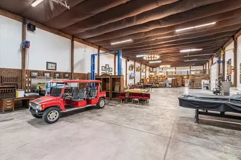 Exterior - 2 S976 Deerpath Rd, Batavia, IL 60510 photo 8 of 10