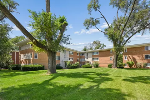 Exterior - 6850 W Lode Dr #2A, Worth, IL 60482 photo 1 of 3