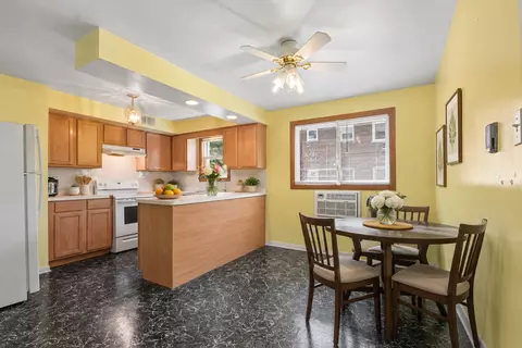 Kitchen - 6850 W Lode Dr #2A, Worth, IL 60482 photo 1 of 3