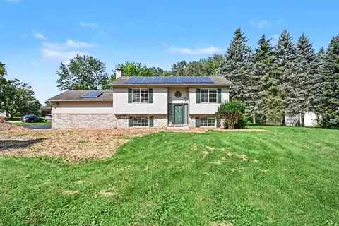 40020 N Adelphi Ave, Beach Park, IL 60099