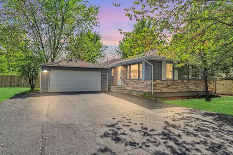 117 Arthur Ave, South Elgin, IL 60177