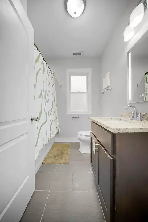 Bath - 8019 S Eberhart Ave, Chicago, IL 60619 photo 1 of 1