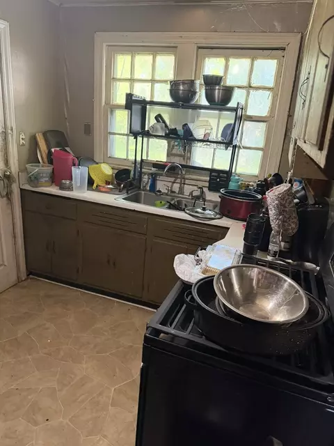 15739 Whipple Ave, Markham, IL 60428 photo 3