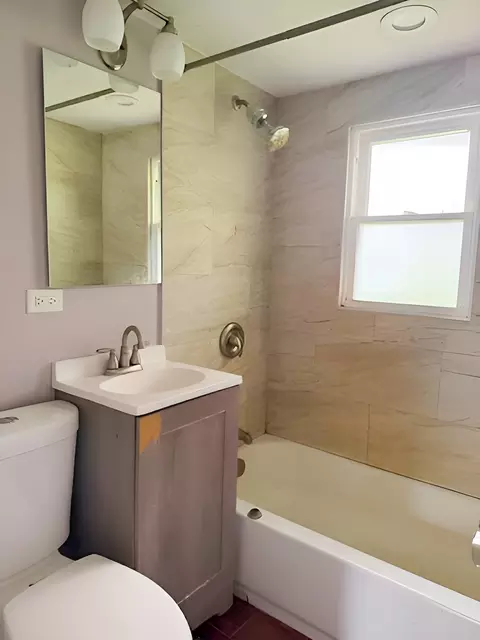 Bath - 3533 Ashland Ave, Steger, IL 60475 photo 1 of 1