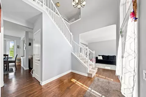 Entry Way - 4050 Bunker Hill Dr, Algonquin, IL 60102 photo 2 of 7