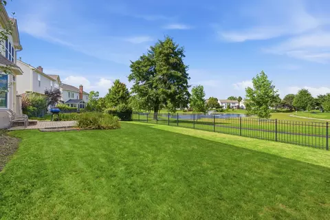 Exterior - 4050 Bunker Hill Dr, Algonquin, IL 60102 photo 6 of 8