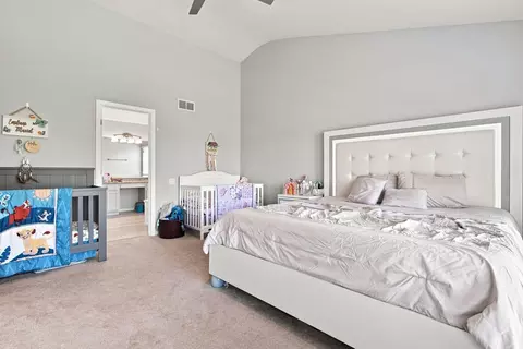Bedroom - 4050 Bunker Hill Dr, Algonquin, IL 60102 photo 8 of 11
