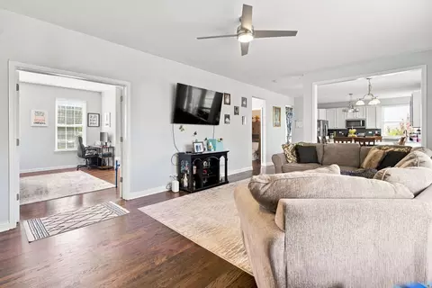 Entry Way - 4050 Bunker Hill Dr, Algonquin, IL 60102 photo 5 of 7