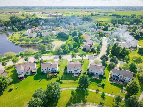 View/Area - 4050 Bunker Hill Dr, Algonquin, IL 60102 photo 5 of 6