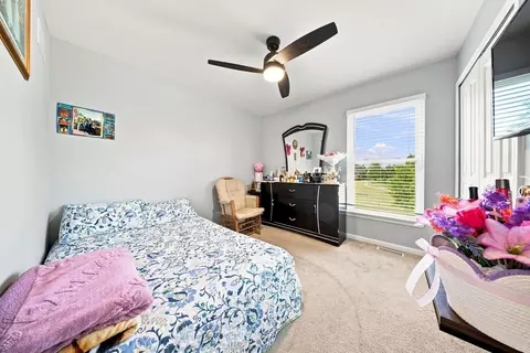 Bedroom - 4050 Bunker Hill Dr, Algonquin, IL 60102 photo 2 of 11