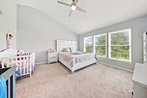 Bedroom - 4050 Bunker Hill Dr, Algonquin, IL 60102 photo 7 of 11