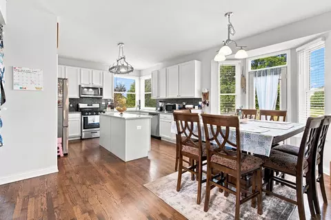 Kitchen - 4050 Bunker Hill Dr, Algonquin, IL 60102 photo 5 of 5