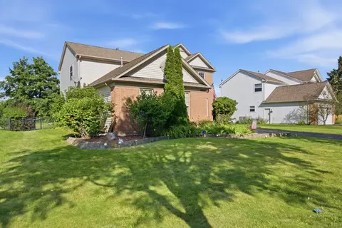 Exterior - 4050 Bunker Hill Dr, Algonquin, IL 60102 photo 4 of 8