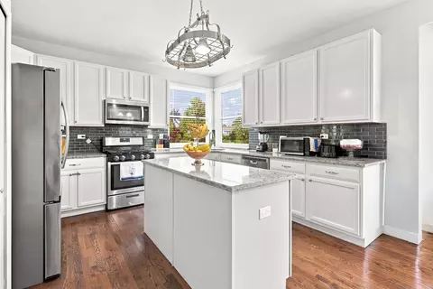 Kitchen - 4050 Bunker Hill Dr, Algonquin, IL 60102 photo 1 of 5