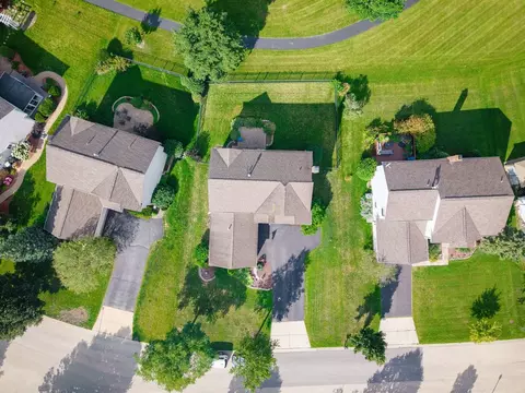 View/Area - 4050 Bunker Hill Dr, Algonquin, IL 60102 photo 3 of 6