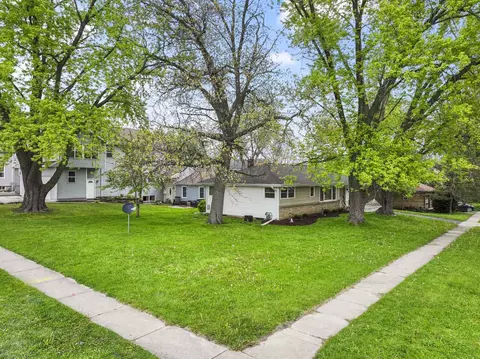 Exterior - 3314 Washington St, Mchenry, IL 60050 photo 2 of 3